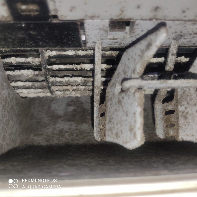 エアコンクリーニングは夏前と夏後どっちがいい？プロが正直に答えます｜八街市・成田市のすぎやま美工