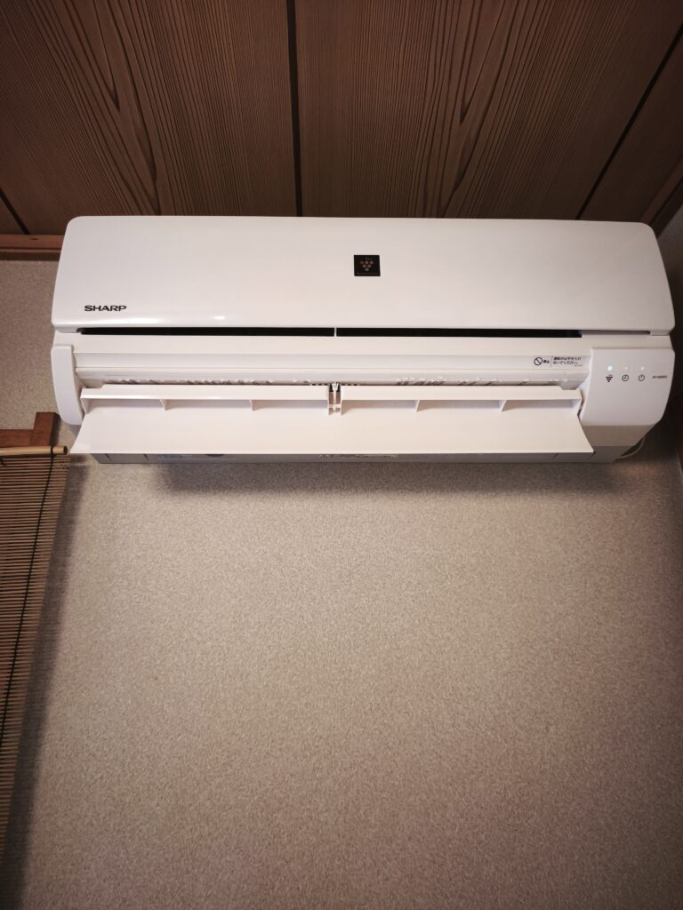 【施工事例】佐倉市のエアコンクリーニング｜2019年製SHARP AY-H22DG、リピーターのお客様に今年も対応