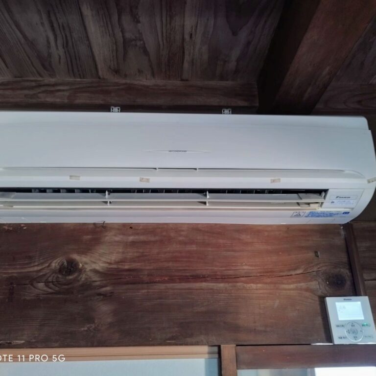 【施工事例】富里市の業務用エアコンクリーニング｜ダイキン壁掛け型、熱交換器の驚きの汚れ