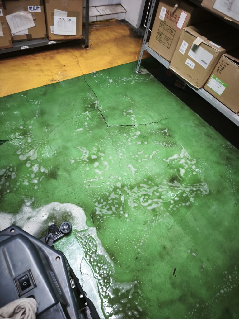 【施工事例】工場の床洗浄・磨き｜八街市のハウスクリーニングすぎやま美工