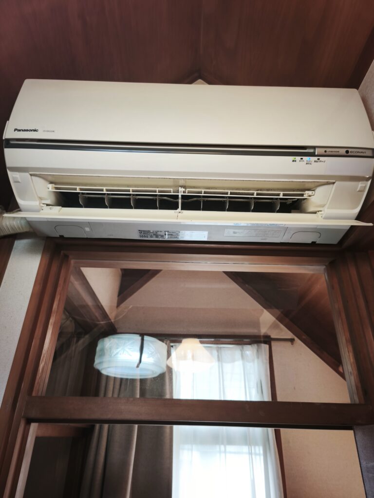 【施工事例】佐倉市のエアコンクリーニング｜Panasonic CS-EX224C-W 2013年製・カビ・ホコリ汚れを徹底洗浄