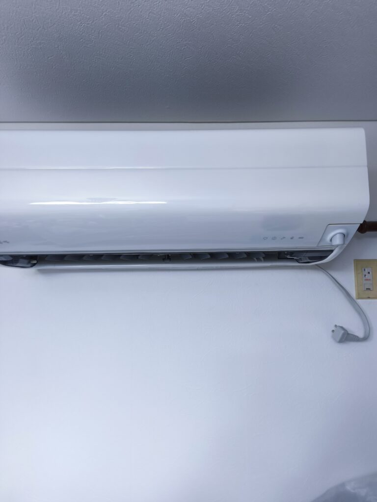 【タイトル】佐倉市｜三菱エアコン完全分解クリーニング｜ワンちゃん2匹のいるご家庭でカビ・ペット臭を徹底除去