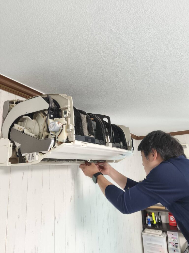 【見分け方】お掃除機能付きエアコンかどうかを自分でチェックする方法