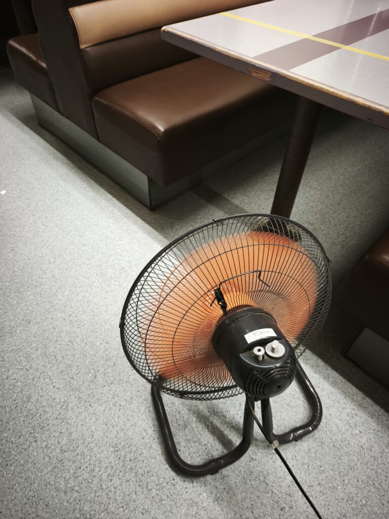 【栃木遠征】ラーメン店の床をワックス剥離で蘇らせました!